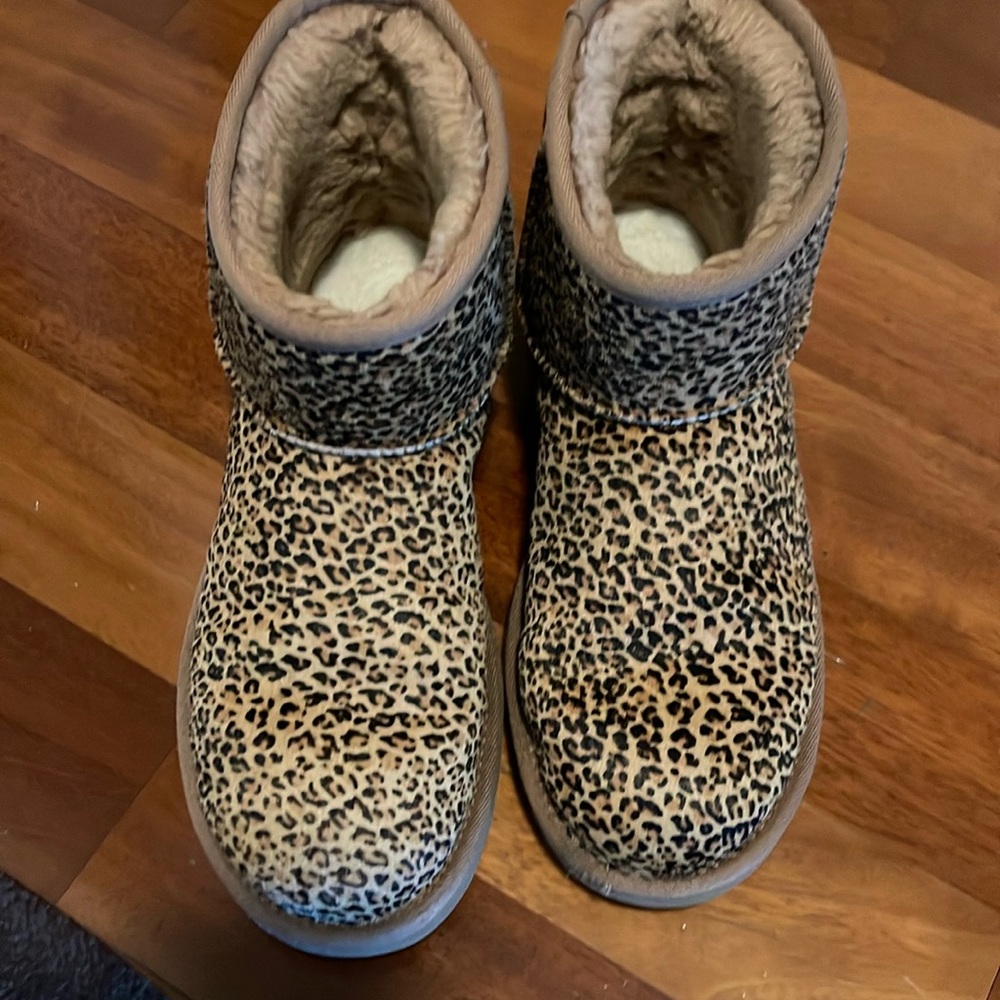 Preowned  Womens uggs